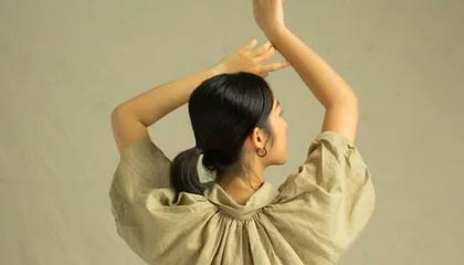 女子通过顺丰寄出7万元翡翠手镯，顾客却收到空包裹，警方已立案