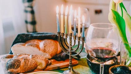 A股三大指数集体低开！创业板跌超2％